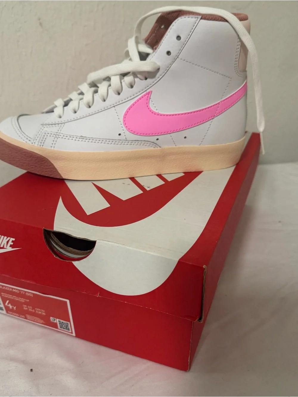 Nike Blazer Mid ‘77 (GS) 4Y Women 5.5 White Pink-Spell Guava Ice DZ2900-100 NIB - Picture 2 of 8